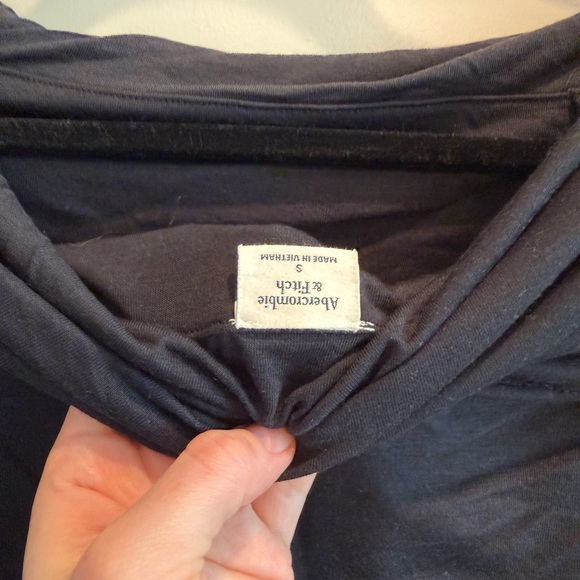 Abercrombie & Fitch Black Off-Shoulder Top - Picture 3 of 4